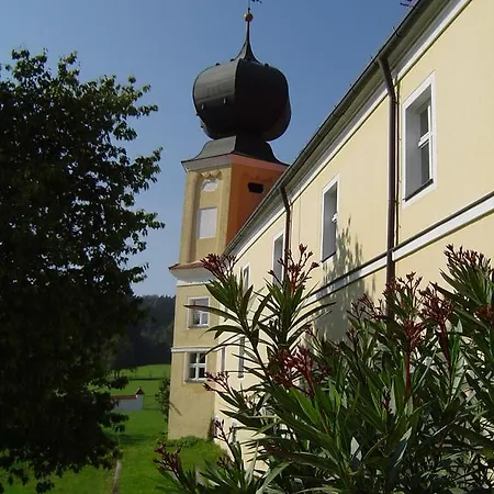 Klosterhof St. Salvator Бад-Грисбах